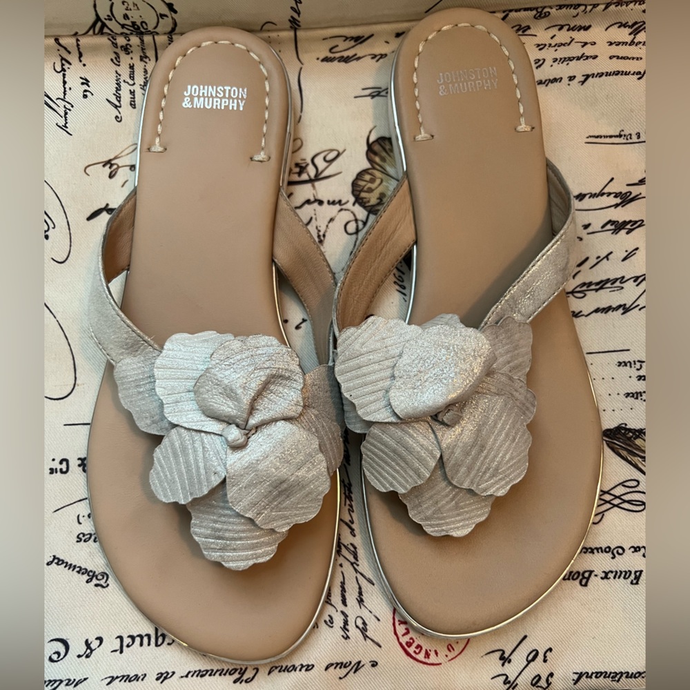 Johnston & Murphy Reanne Silver Suede Sandals Size 8